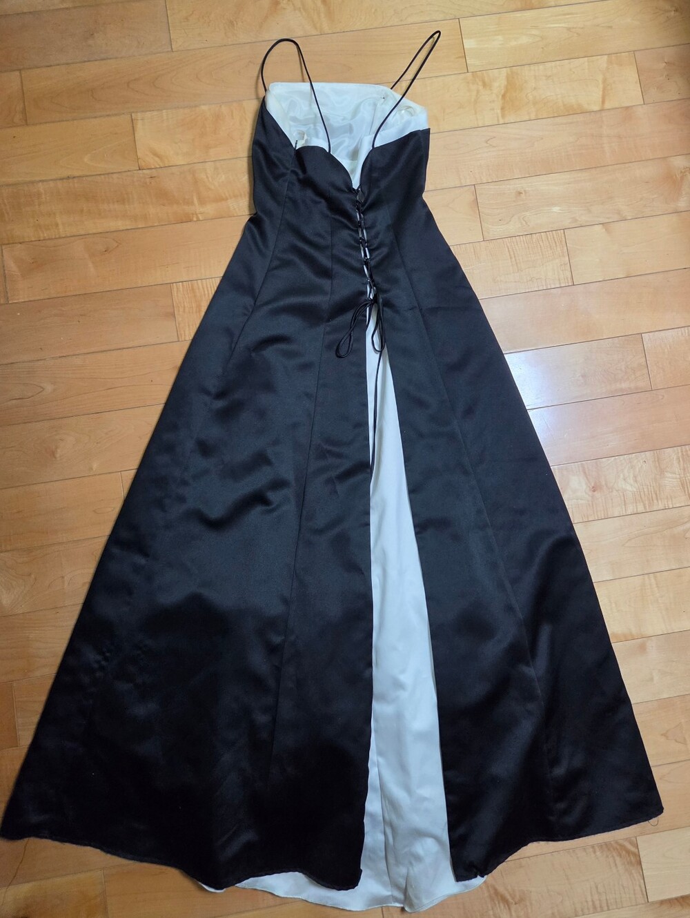 Betsy & Adam Black Satin Corset Back Prom Dress Formal Gown S 8 Y2K Glam - Picture 3 of 13